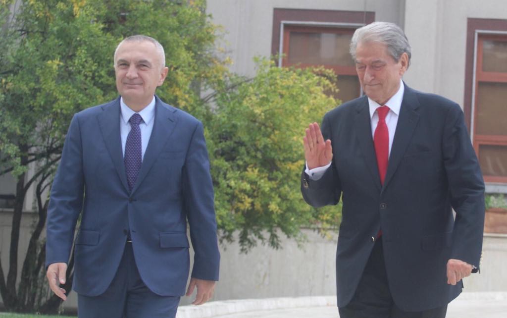 Pse është ngazëllyer rrethi i Berishës dhe Metës nga rikthimi i talebanëve? Pse është ngazëllyer rrethi i Berishës dhe Metës nga rikthimi i talebanëve?