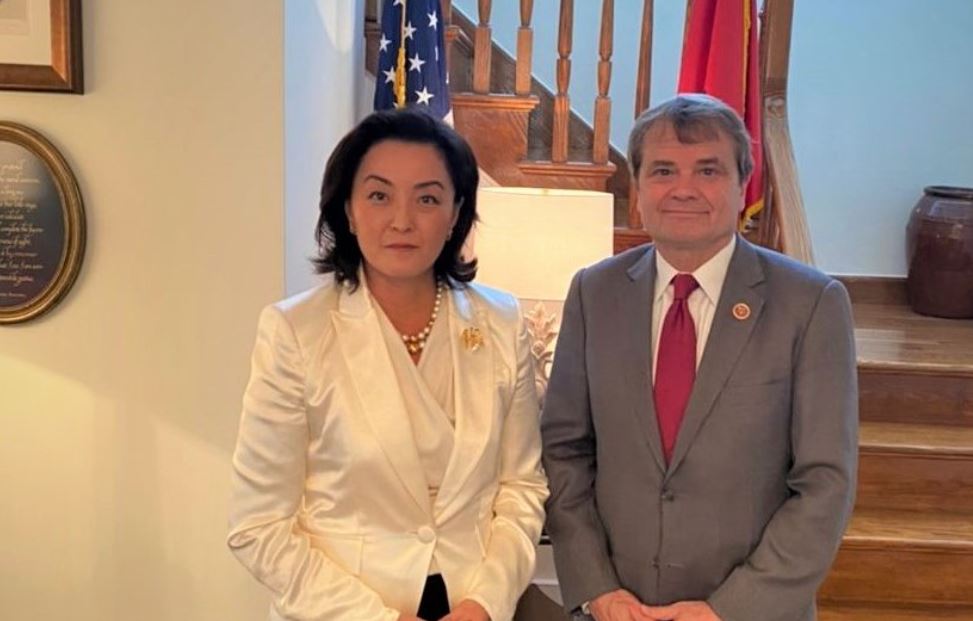 Kongresmeni amerikan: Mikpritja e shqiptarëve, frymëzuese Kongresmeni amerikan: Mikpritja e shqiptarëve, frymëzuese