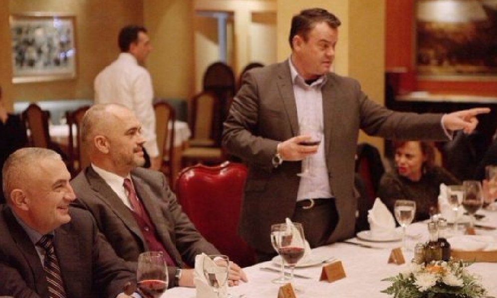 Nikoll Lesi: Opozita, lesh arapi në Tiranë! Erion Veliaj të shkojë për pushime gjatë fushatës Nikoll Lesi: Opozita, lesh arapi në Tiranë! Erion Veliaj të shkojë për pushime gjatë fushatës