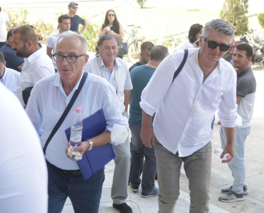 Gjeka i Markajve shikon ëndrra me komunist: Matuni mirë kur sulmoni Markun, ai është personalitet! Komunistët do na kenë përballë mua dhe Markun Gjeka i Markajve shikon ëndrra me komunist: Matuni mirë kur sulmoni Markun, ai është personalitet! Komunistët do na kenë përballë mua dhe Markun