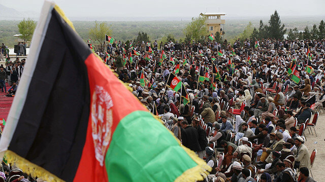 VIDEO/ Raportohet për viktima: Talebanët qëllojnë ndaj protestuesve në Jelalabad që nuk lejojnë të zëvëndësohet flamuri kombëtarë me atë taleban!