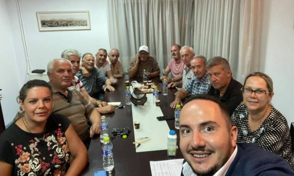 ‘Plas’ në PD e Korçës: Kërkojnë që të ndryshohet emri i shoqatës që do ringrejë partinë nga VT në VK ‘Plas’ në PD e Korçës: Kërkojnë që të ndryshohet emri i shoqatës që do ringrejë partinë nga VT në VK