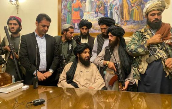 Goditja e parë ndaj talibanëve, SHBA bllokon miliarda dollarë të bankës qendrore afgane Goditja e parë ndaj talibanëve, SHBA bllokon miliarda dollarë të bankës qendrore afgane