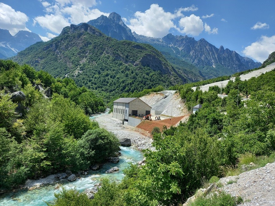 Në Dragobi, vendimin e Gjykatës së Lartë për HEC-et e lumit Valbon e merr lumi Në Dragobi, vendimin e Gjykatës së Lartë për HEC-et e lumit Valbon e merr lumi
