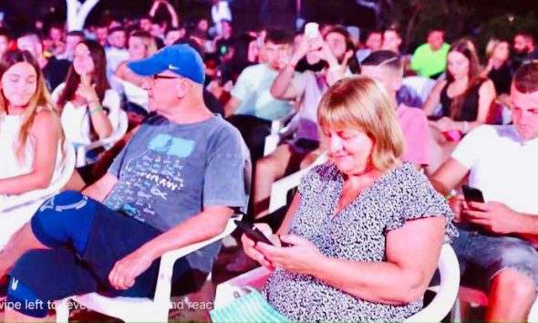 LRI mbushet me të rinj…për qejf ! Edhe gruaja e dytë e Peço Vasalit u bashkohet reparteve “që do t’i thyejnë kokën” Edi Ramës LRI mbushet me të rinj…për qejf ! Edhe gruaja e dytë e Peço Vasalit u bashkohet reparteve “që do t’i thyejnë kokën” Edi Ramës