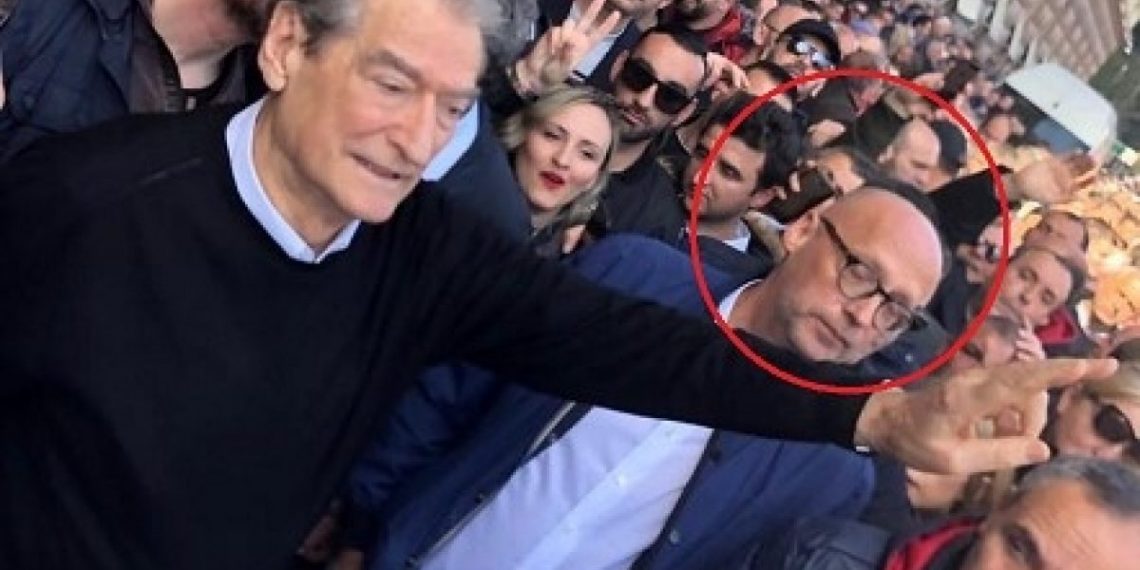 Ah ky shpirt sa do mbaj…! Më ktheni Berishën, më ktheni Martinin e madh Ah ky shpirt sa do mbaj…! Më ktheni Berishën, më ktheni Martinin e madh