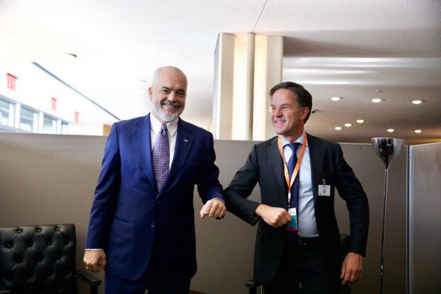 Kryeministri Rama takohet me homologun holandez Kryeministri Rama takohet me homologun holandez