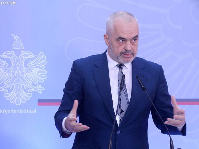 Pak para mbërritjes së presidentes së Komisionit Europian, Edi Rama përballet me të papriturën Pak para mbërritjes së presidentes së Komisionit Europian, Edi Rama përballet me të papriturën