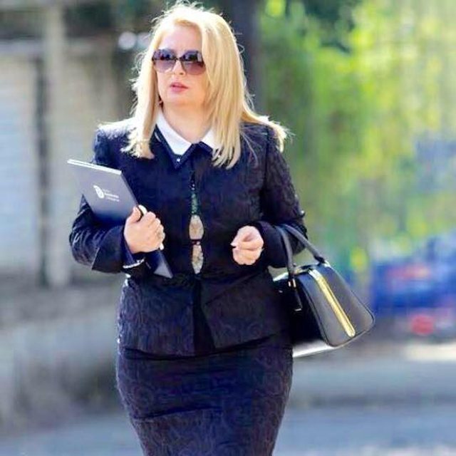 Si do reagonte nëse vajza do t’i martohej me një djalë nga PS? Ish-deputetja e PD-së jep përgjigjen epike Si do reagonte nëse vajza do t’i martohej me një djalë nga PS? Ish-deputetja e PD-së jep përgjigjen epike