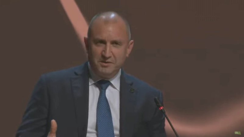 Bullgaria pengon Shqipërin që nuk i ka asnjë borxh! Presidenti bullgar i jep përgjigjie personi të gabuar…. kryeministrit shqiptar: Dera është e hapur, çelësin e keni ju në dorë, nuk është Bullgaria roja që nuk ju lë të futeni Bullgaria pengon Shqipërin që nuk i ka asnjë borxh! Presidenti bullgar i jep përgjigjie personi të gabuar…. kryeministrit shqiptar: Dera është e hapur, çelësin e keni ju në dorë, nuk është Bullgaria roja që nuk ju lë të futeni