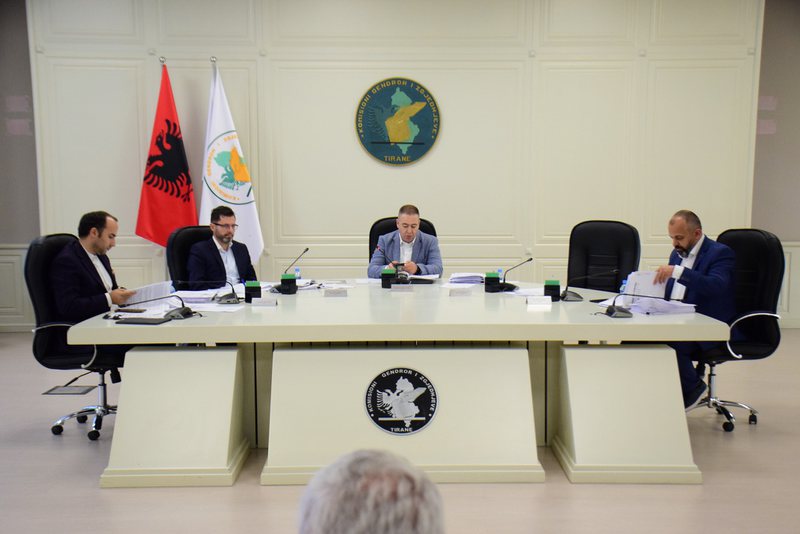 KQZ nis procedurat për mandatin e Berishës: Ish-kreu i PD gati të fundoset nga precedenti “Doshi”! Anëtari i KAS konfirmon hapjen e dosjes KQZ nis procedurat për mandatin e Berishës: Ish-kreu i PD gati të fundoset nga precedenti “Doshi”! Anëtari i KAS konfirmon hapjen e dosjes