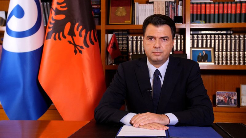 Berisha jashtë Grupit Parlamentar, Zëri i Amerikës: E kërkoi Yuri Kim Berisha jashtë Grupit Parlamentar, Zëri i Amerikës: E kërkoi Yuri Kim