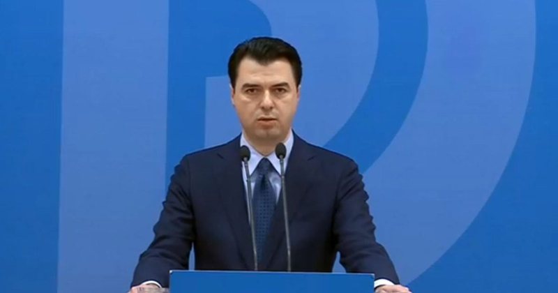 Gjithçka “top sekret”! E vërtet apo mashtrim?! Basha sqaron kryetarët e degëve sot në seli… largimi ishte kërkesë e Berishës Gjithçka “top sekret”! E vërtet apo mashtrim?! Basha sqaron kryetarët e degëve sot në seli… largimi ishte kërkesë e Berishës