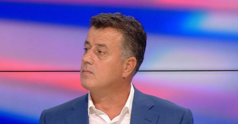 Flamuri “besnik” i Berishës zbulon lëvizjen e radhës kundër Bashës: Ai ka përçarë partinë Flamuri “besnik” i Berishës zbulon lëvizjen e radhës kundër Bashës: Ai ka përçarë partinë