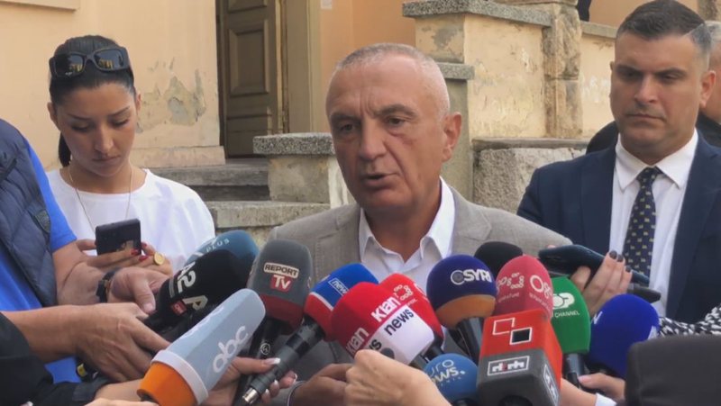 Pasi Kim i prishi pazaret për bllokimin e shkarkimit, Meta merr në mbrojtje Berishën dhe akuzon ambasadoren se po shkel sovranitetin e vendit Pasi Kim i prishi pazaret për bllokimin e shkarkimit, Meta merr në mbrojtje Berishën dhe akuzon ambasadoren se po shkel sovranitetin e vendit