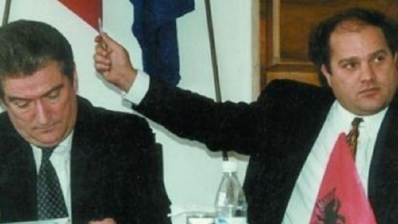 Sali Berisha kujton dramën e vitit ’91: I thash kjo do të anulohet! Ja vendimi që mora për Azem Hajdarin Sali Berisha kujton dramën e vitit ’91: I thash kjo do të anulohet! Ja vendimi që mora për Azem Hajdarin