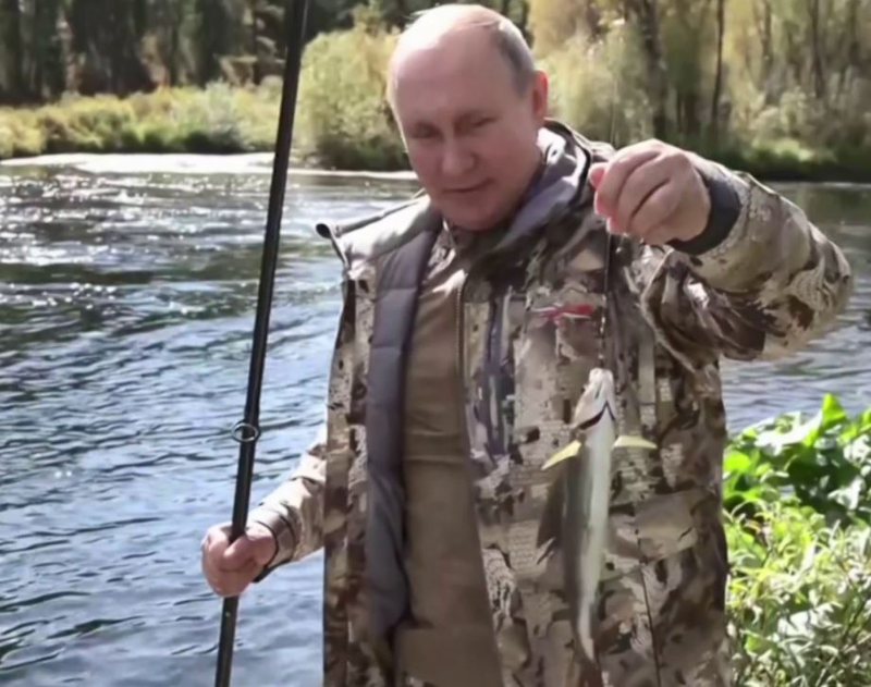 Duhet të ishte në izolim, por po shijon natyrën e egër të Siberisë, Kremlini sqaron pushimet e Vladimir Putin Duhet të ishte në izolim, por po shijon natyrën e egër të Siberisë, Kremlini sqaron pushimet e Vladimir Putin