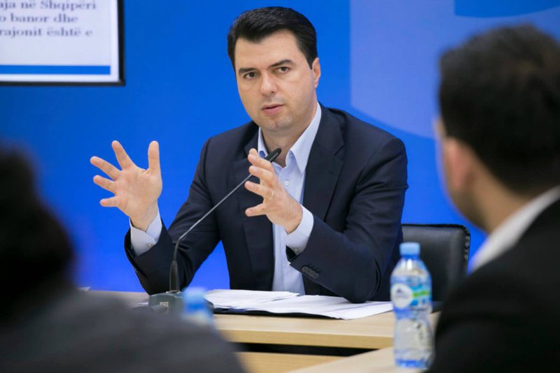 Nano zbulon planin e Lulzim Bashës: Kjo është skema që po përdor për të mbuluar atë që po ndodh brenda PD-së Nano zbulon planin e Lulzim Bashës: Kjo është skema që po përdor për të mbuluar atë që po ndodh brenda PD-së