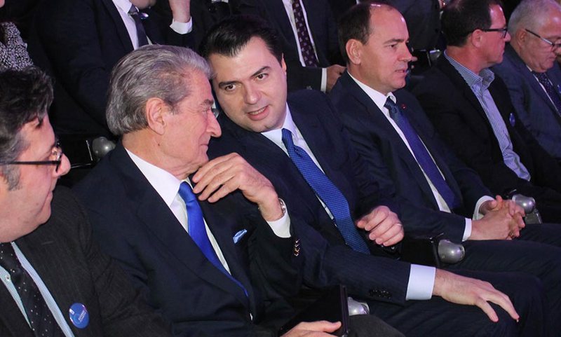 PD zien për Berishën, deputetët pranë Bashës të vendosur kundër ish-kreut demokrat, Durrësi beteja e radhës PD zien për Berishën, deputetët pranë Bashës të vendosur kundër ish-kreut demokrat, Durrësi beteja e radhës