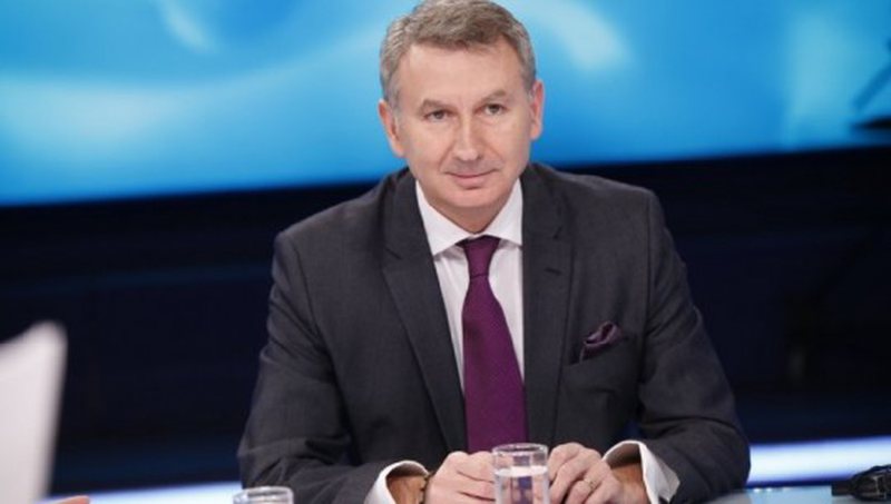 A do të vazhdoj të luftojë për kreun e PD-së? Deklarata e papritur e Fatbardh Kadillit: Berisha më vjedh idetë A do të vazhdoj të luftojë për kreun e PD-së? Deklarata e papritur e Fatbardh Kadillit: Berisha më vjedh idetë