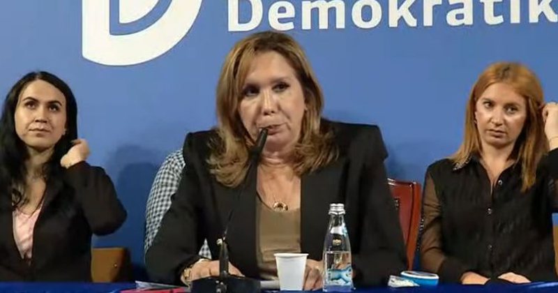 Si e shantazhon Bashën “pretedentja” për kryetare, Kokalari?! Do bëhesh problem nëse vjen në Amerikë! Dosja tu mbyll me kushtin që të nxirrje nga PD Sali Berishën Si e shantazhon Bashën “pretedentja” për kryetare, Kokalari?! Do bëhesh problem nëse vjen në Amerikë! Dosja tu mbyll me kushtin që të nxirrje nga PD Sali Berishën