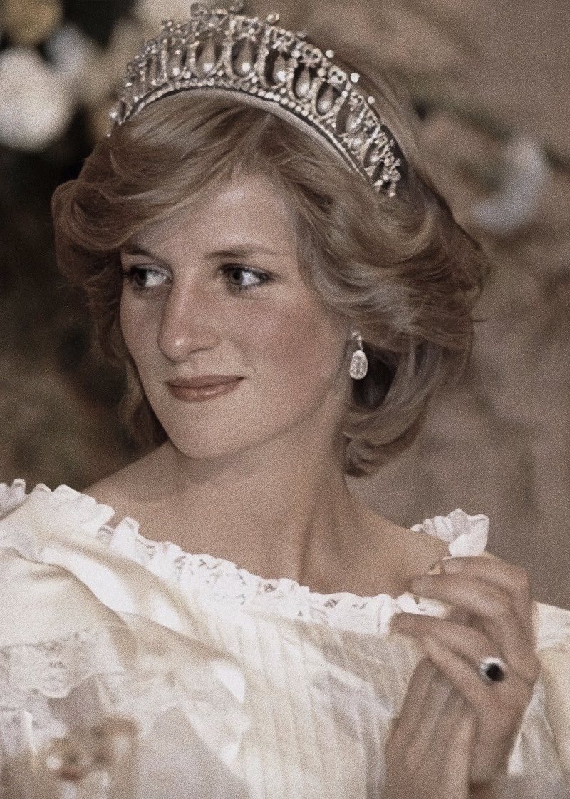 Gjithmonë ka tërhequr vëmendjen me zgjedhjet e saj, mësohet e fshehta e kurorës së princesh Dianës Gjithmonë ka tërhequr vëmendjen me zgjedhjet e saj, mësohet e fshehta e kurorës së princesh Dianës