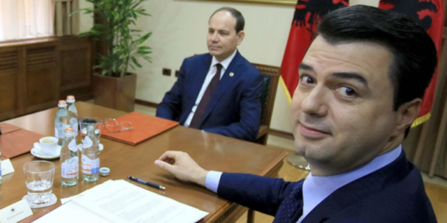 Nishani “shpërthen” ndaj Bashës: Është peng dhe argati i Ramës! Veproi si skuth, të luftojmë për ringritjen e PD Nishani “shpërthen” ndaj Bashës: Është peng dhe argati i Ramës! Veproi si skuth, të luftojmë për ringritjen e PD