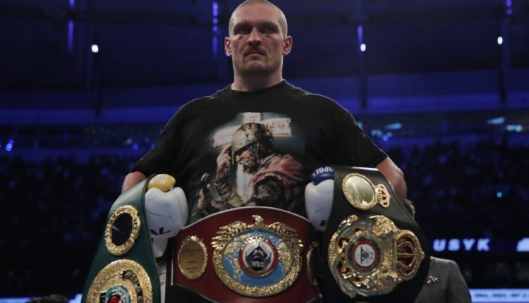 Kampioni i ri i botës që shokoi Joshua! Shiste kajsi dhe akullore, e la futbollin për shkakun e varfërisë Kampioni i ri i botës që shokoi Joshua! Shiste kajsi dhe akullore, e la futbollin për shkakun e varfërisë