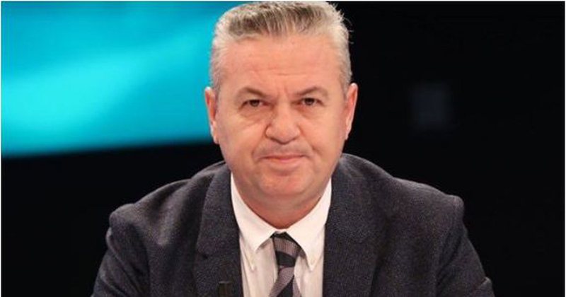 “Shejtanë të rilindur”! Myslim Murrizi ironi dhe sulm majtas-djathtas: Si nuk iu vjen turp o tradhëtarë? U shpërndatë si copa m*ti në çdo parti “Shejtanë të rilindur”! Myslim Murrizi ironi dhe sulm majtas-djathtas: Si nuk iu vjen turp o tradhëtarë? U shpërndatë si copa m*ti në çdo parti