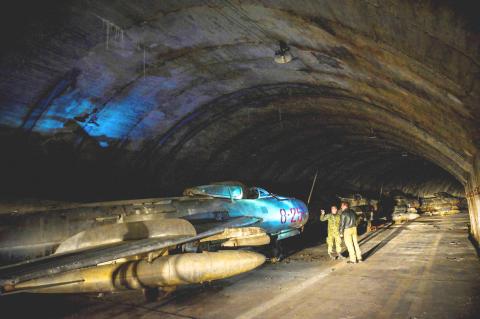 Historia e Bazës Ajrore të Gjadrit: Shkëlqimi dhe mjerimi i kryeveprës ushtarake të Ballkanit!