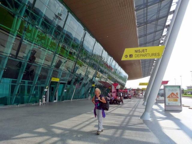 Tarifat e aeroporteve gjatë 2023, Eurocontrol i ul për Tiranën dhe Kukësin, për pagesat e vonuara do të aplikohet edhe interes që për këtë vit është 9.97% Tarifat e aeroporteve gjatë 2023, Eurocontrol i ul për Tiranën dhe Kukësin, për pagesat e vonuara do të aplikohet edhe interes që për këtë vit është 9.97%