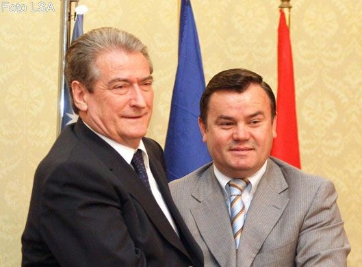 Nikoll Lesi: Fiksimi i Edi Ramës dhe pse Berisha mbetet Sali