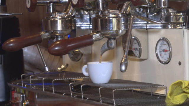 Rritja e çmimeve: Kafeja, produkti i radhës që do të shtrenjtohet me 10-15 lekë Rritja e çmimeve: Kafeja, produkti i radhës që do të shtrenjtohet me 10-15 lekë