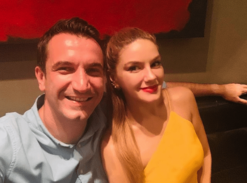 FOTO/ Ajola Xoxe çmend rrjetin, publikon foto pa të brendshme në ashensor dhe fustanin 1500 dollarë FOTO/ Ajola Xoxe çmend rrjetin, publikon foto pa të brendshme në ashensor dhe fustanin 1500 dollarë