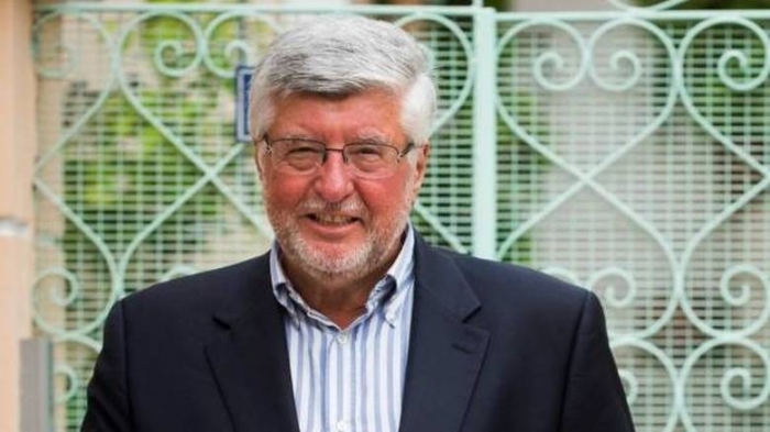 Ish-ambasadori grek: Së shpejti do njohim Kosovën. Por ndalohet bashkimi i saj me cilindo shtet fqinj (kuptohet me Shqipërinë) Ish-ambasadori grek: Së shpejti do njohim Kosovën. Por ndalohet bashkimi i saj me cilindo shtet fqinj (kuptohet me Shqipërinë)