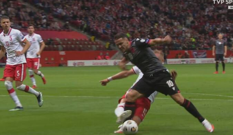 VIDEO/ Pamjet që tregojnë “vjedhjen” që iu bë Shqipërisë! Çuditen edhe specialistët polakë si u zhduk VAR-i VIDEO/ Pamjet që tregojnë “vjedhjen” që iu bë Shqipërisë! Çuditen edhe specialistët polakë si u zhduk VAR-i