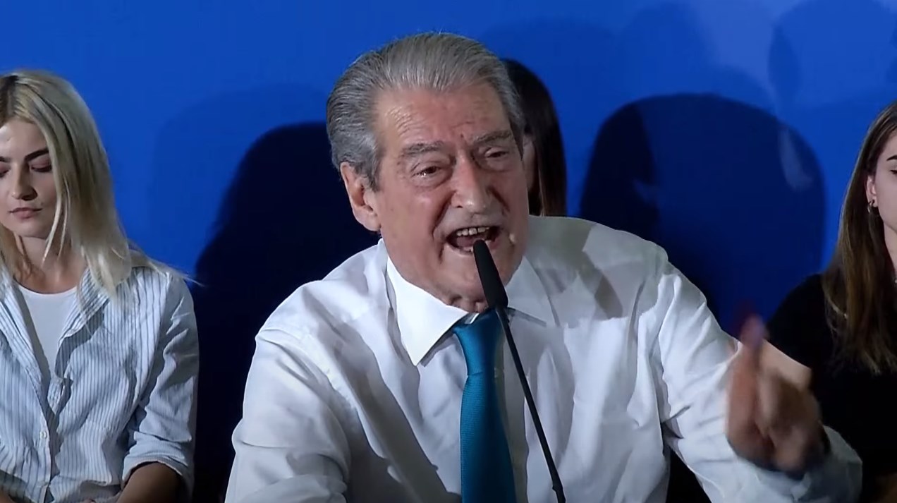 Berisha paralajmëron Bashën: Bëj kujdes… historia ka tregruar kush u frikësua nga forumet është larguar Berisha paralajmëron Bashën: Bëj kujdes… historia ka tregruar kush u frikësua nga forumet është larguar