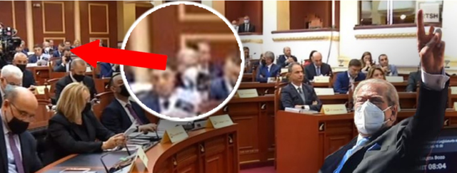 FOTO/ A po paralajmëron Berisha një bashkim me Kryemadhin? FOTO/ A po paralajmëron Berisha një bashkim me Kryemadhin?