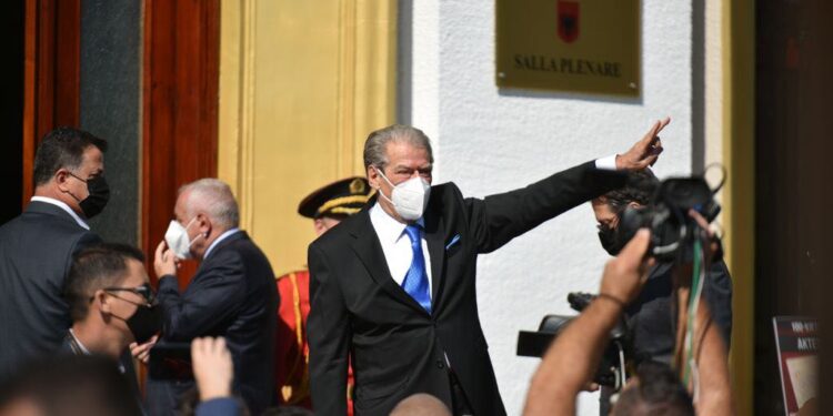 Pse Berisha po gënjen mbështetësit me “lëvizjen” e tij? Pse Berisha po gënjen mbështetësit me “lëvizjen” e tij?