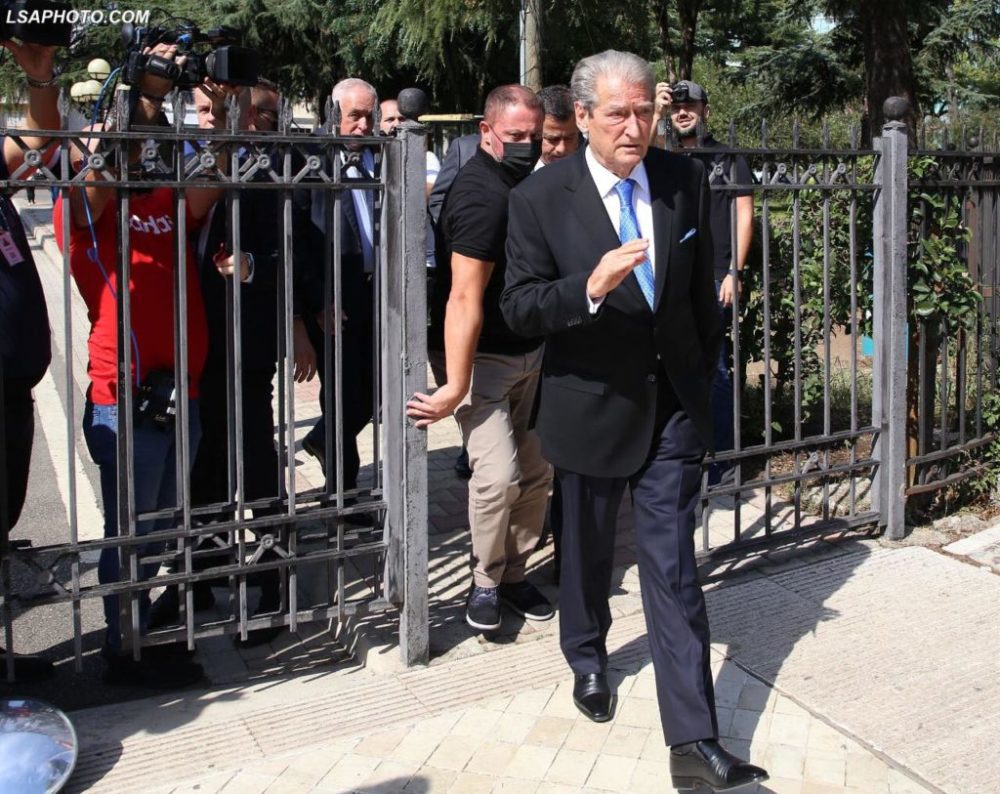 Berisha: Basha ka disa vite që nuk shkon në SHBA, vendimin e mori për interes personal