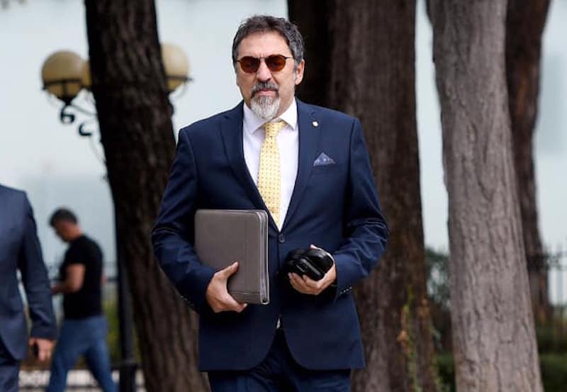 Policia do të ketë akses në llogaritë bankare të qytetarëve dhe bizneseve Policia do të ketë akses në llogaritë bankare të qytetarëve dhe bizneseve