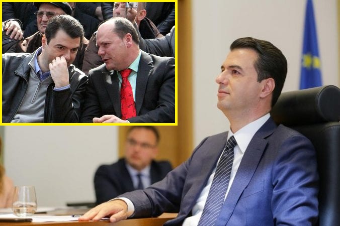 Ish anëtari i Këshillit Kombëtar: Ik sa më parë o mi ambasadash, do nisim tur takimesh në bazë. Berisha na ka sjellë demokracinë Ish anëtari i Këshillit Kombëtar: Ik sa më parë o mi ambasadash, do nisim tur takimesh në bazë. Berisha na ka sjellë demokracinë