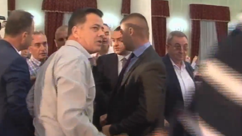 Muli shpjegon çfarë fsheh Edi Rama nga vizita në SHBA Muli shpjegon çfarë fsheh Edi Rama nga vizita në SHBA