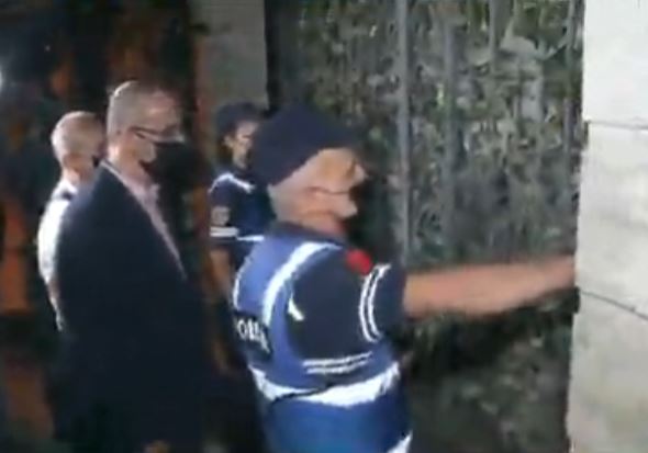 Vendimi për Adriatik Lallën, policia e Çuçit pa sistem TIMS i shkon në banesë për ta arrestuar … është larguar nga Shqipëria