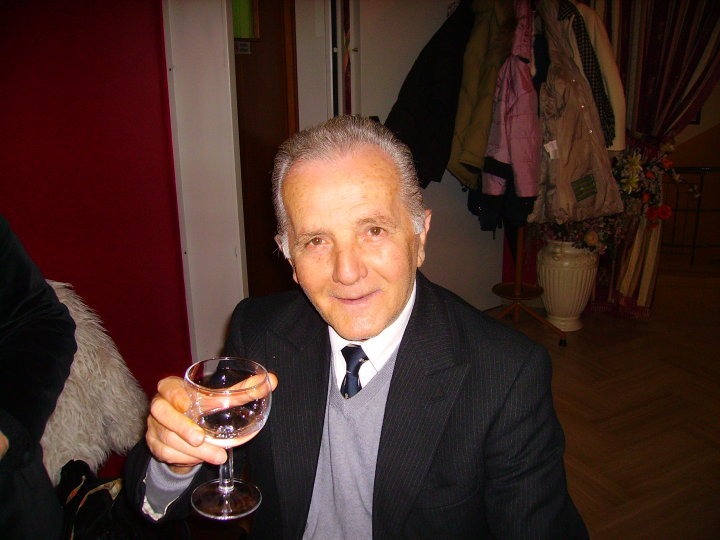 Arti në Zi! Ndahet nga jeta Mjeshtri i Madh i humorit Paulin Preka Arti në Zi! Ndahet nga jeta Mjeshtri i Madh i humorit Paulin Preka