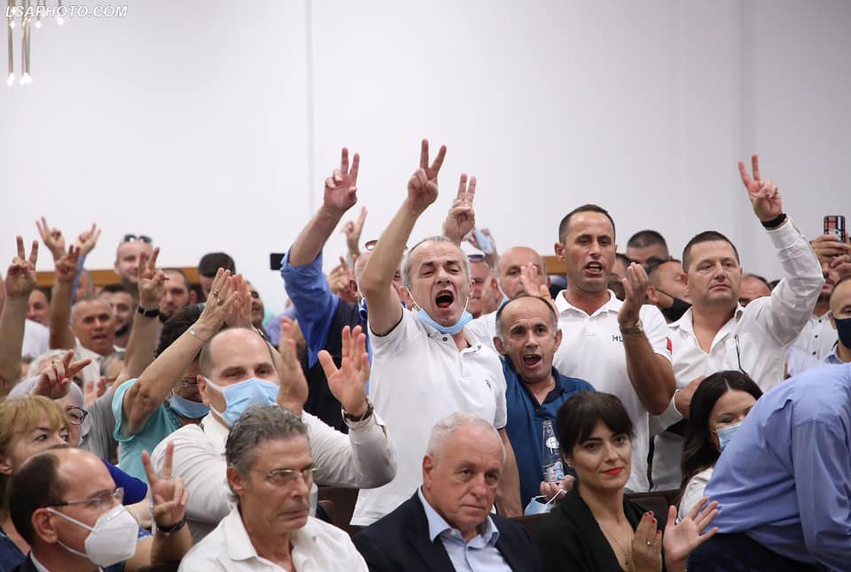 Saliu iku, tani e ka radhën Berishizmi!