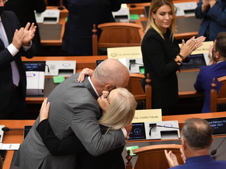 BE uron deputetët dhe kryetaren e re të Kuvendit, Lindita Nikolla: Presim bashkëpunim për integrimin BE uron deputetët dhe kryetaren e re të Kuvendit, Lindita Nikolla: Presim bashkëpunim për integrimin