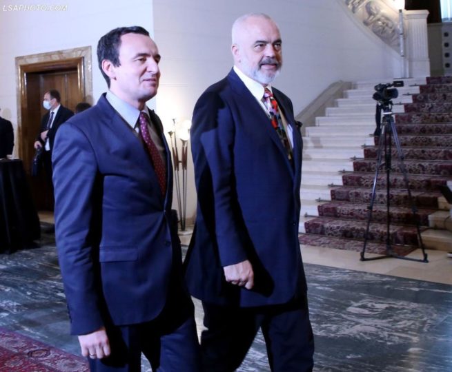 LETRA/ Mandati i tretë, Albin Kurti uron Ramën: Ju pres në Kosovë LETRA/ Mandati i tretë, Albin Kurti uron Ramën: Ju pres në Kosovë