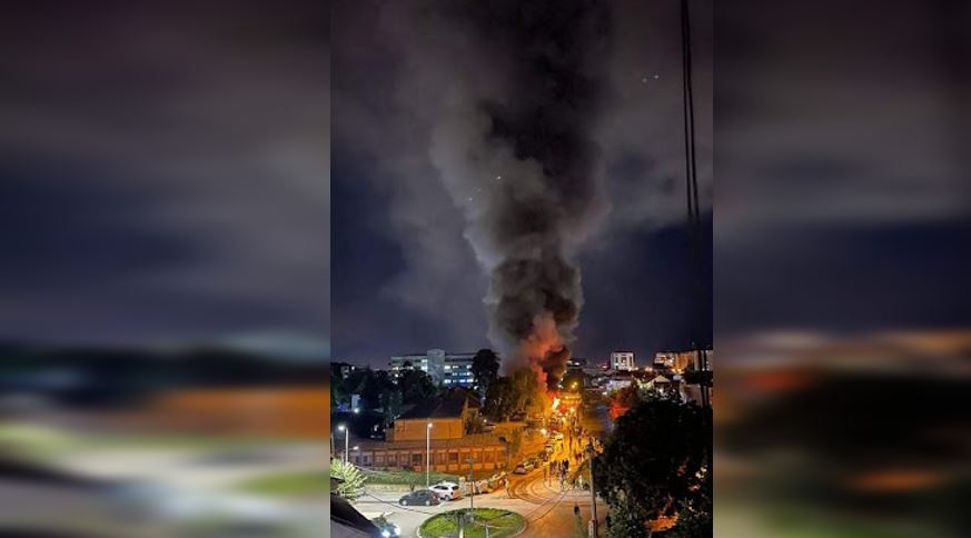 Ekspertë të NATO-s në krye të hetimeve për shkaqet e zjarrit në spitalin Covid në Tetovë Ekspertë të NATO-s në krye të hetimeve për shkaqet e zjarrit në spitalin Covid në Tetovë