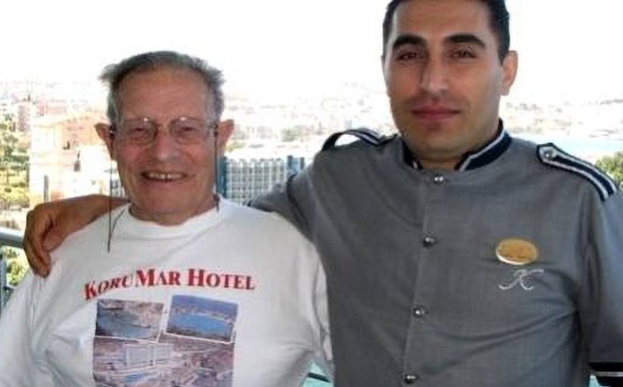 Turisti i lë të gjithë pasurinë e tij stafit të hotelit, e trajtuan mirë gjatë pushimeve Turisti i lë të gjithë pasurinë e tij stafit të hotelit, e trajtuan mirë gjatë pushimeve